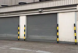 La Habra Garage Doors Store La Habra, CA 562-384-7299 - rolling-garage-side